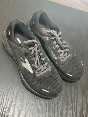Men’s Brooks Adrenaline GTS 22 Black Sneakers Shoes Size 8.5 8 1/2 1103661D020